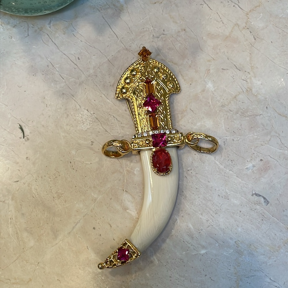 GIANFRANCO FERRE — GOLD AND GEM BROOCH - Picture 11 of 16
